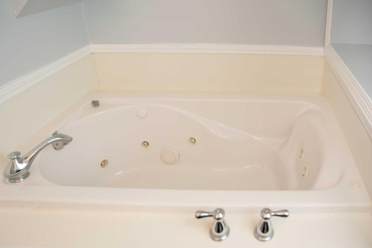 Buckhead Lakefront Cottage With Private Hot Tub! מראה חיצוני תמונה